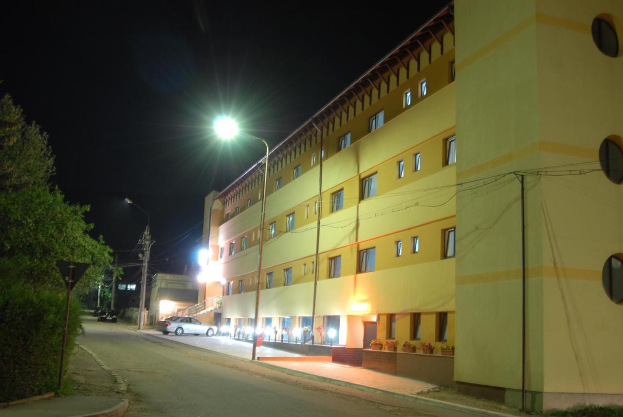 Simeria Class Hotel Gura Humorului Exterior foto