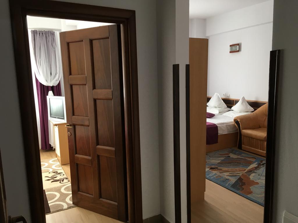 Simeria Class Hotel Gura Humorului Exterior foto